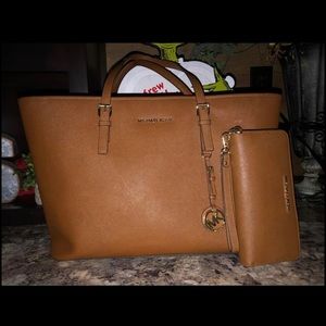 Michael Kors purse tote and continental wallet